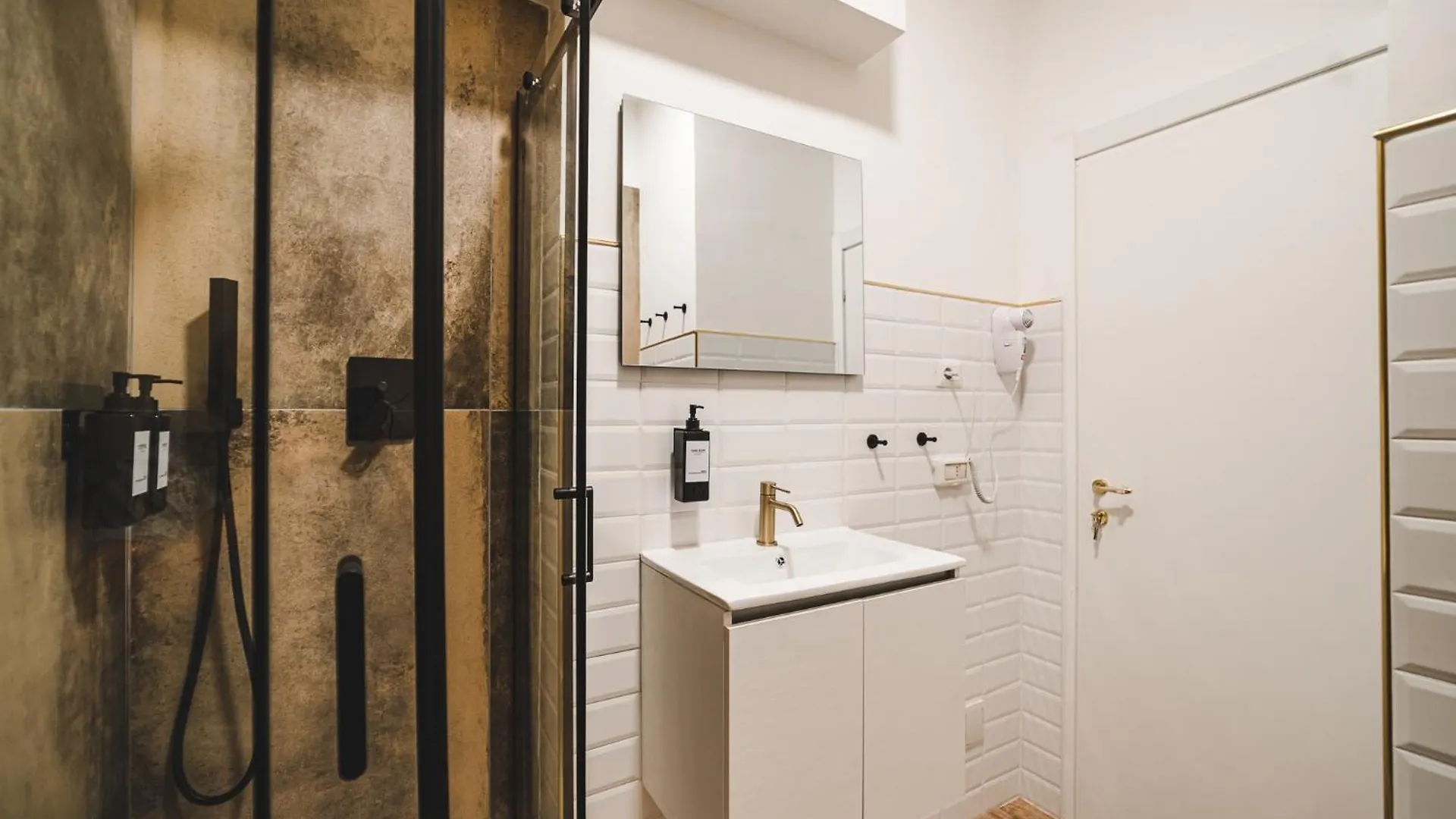 לינה וארוחת בוקר רומא Tibur Domus B&B
